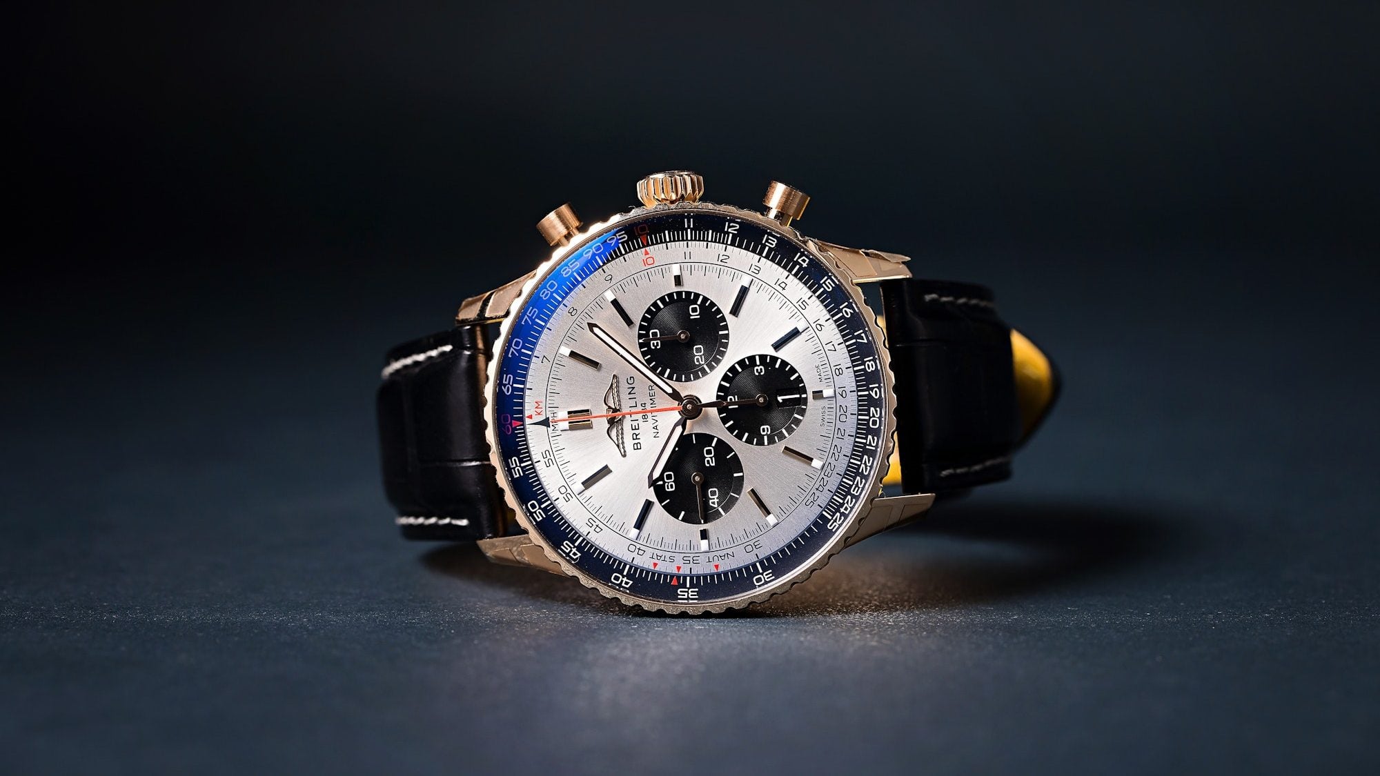 Breitling Navitimer Review B01 Side Breitling Navitimer Review B01 Side